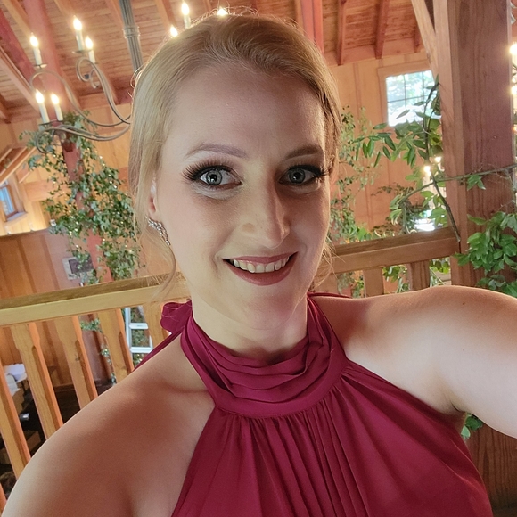 Meet your Posher! - Picture 1 of 2